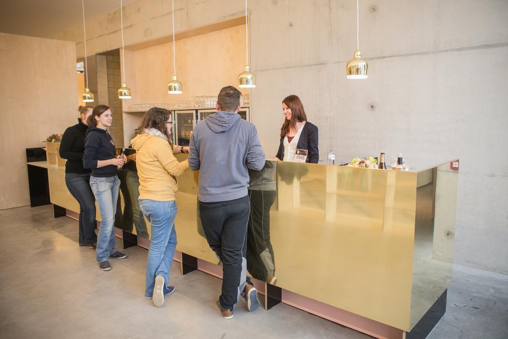 Hostel Groeninghe Kortrijk Exteriör bild